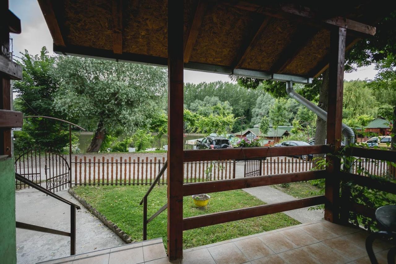 Pool And Villa Splav Dunavac Futog Exterior foto